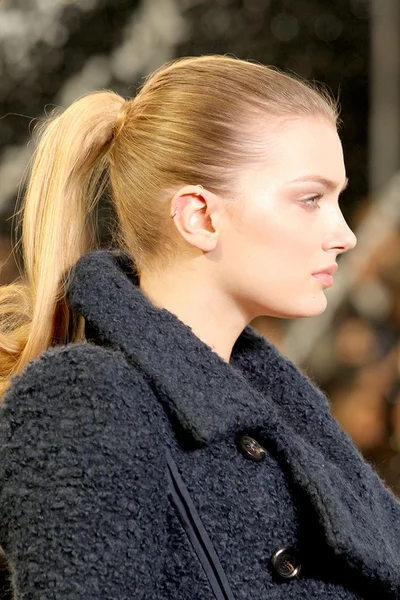Look 75